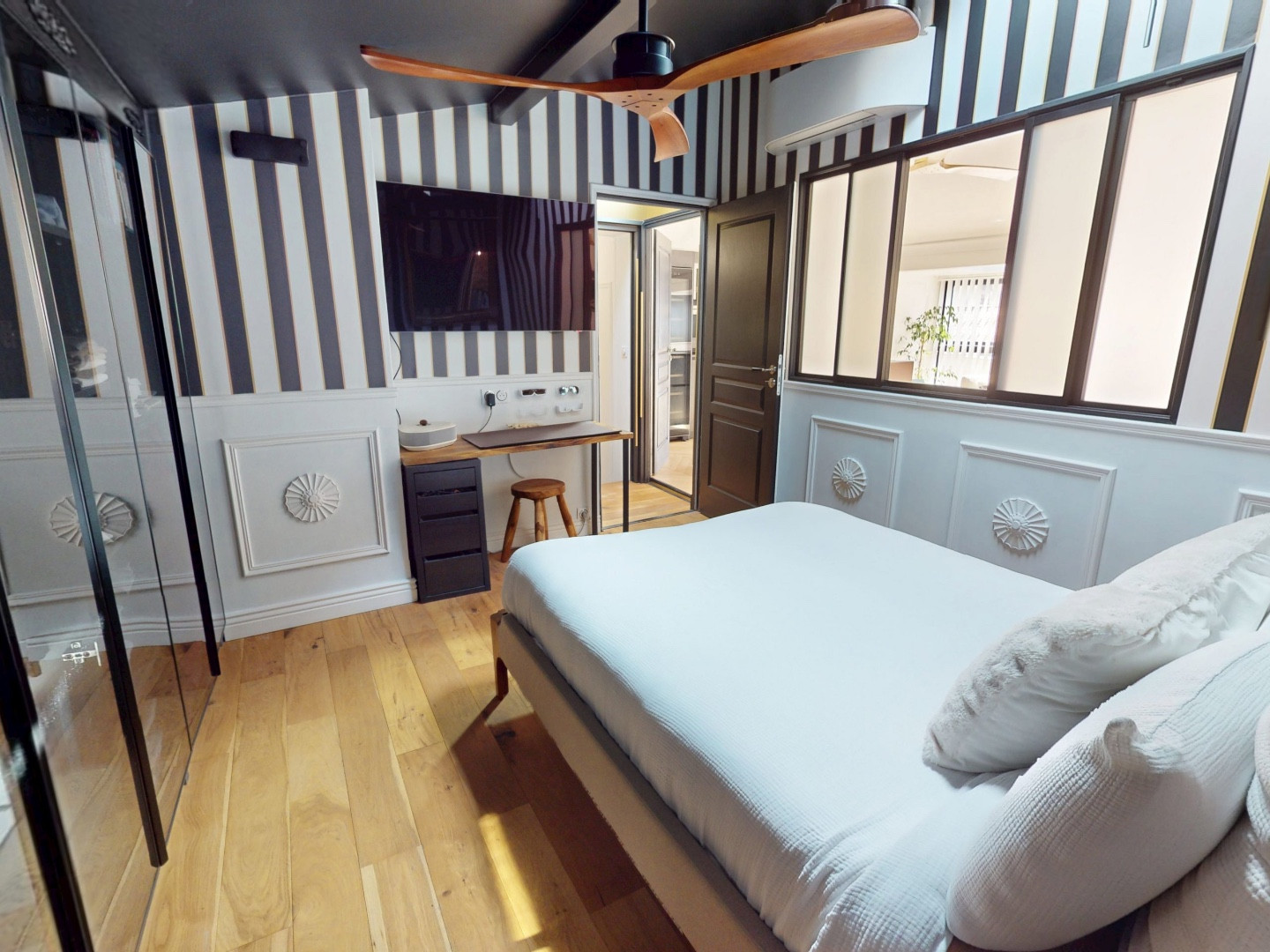 
                                                Vente
                                                 Maison D'Hôtes 200m2 - Jardin Public