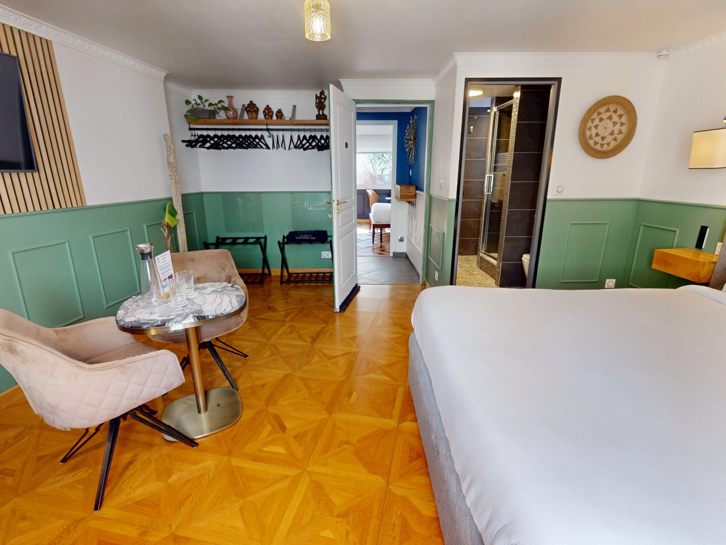 
                                                Vente
                                                 Maison D'Hôtes 200m2 - Jardin Public