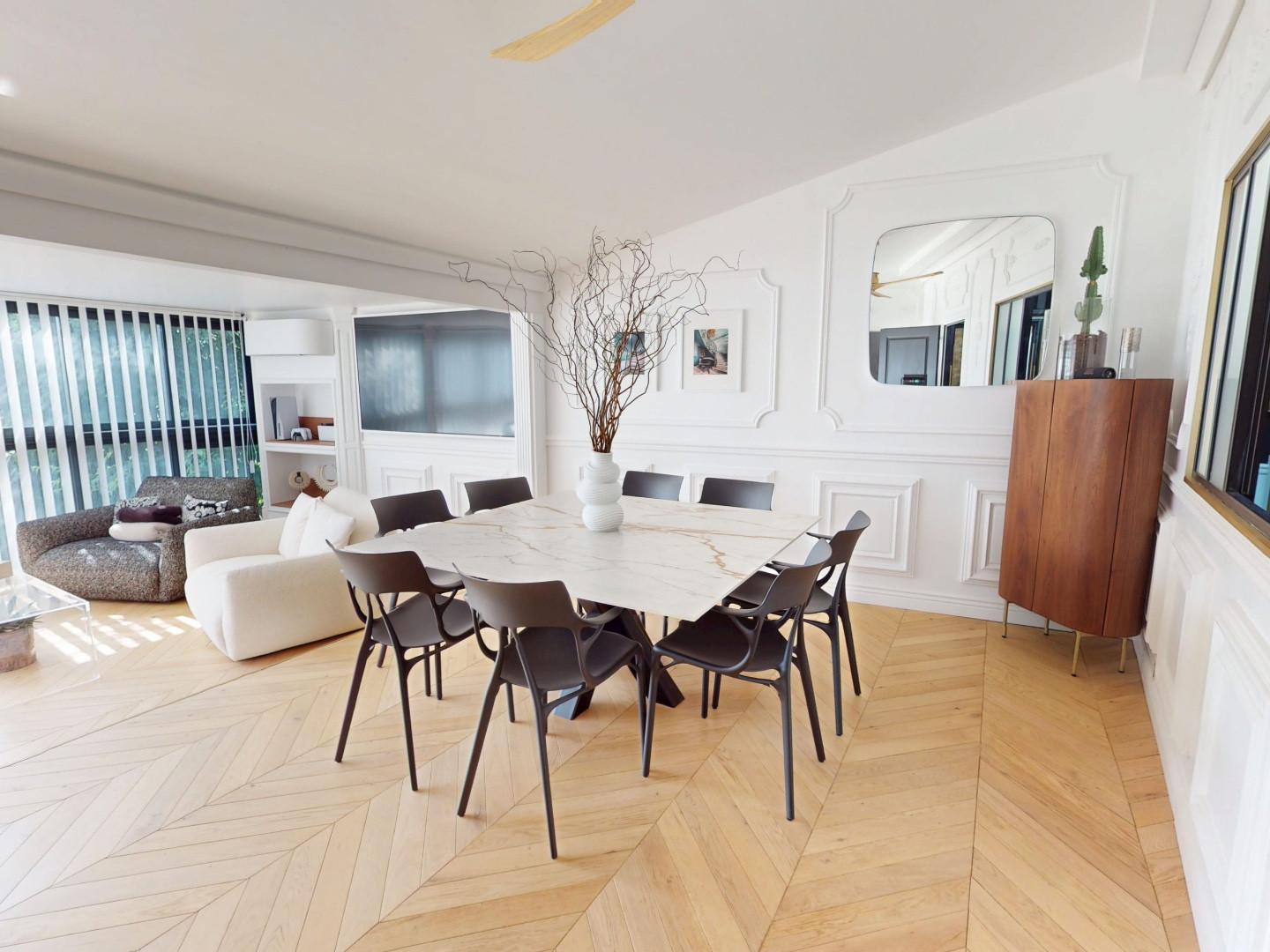 
                                                Vente
                                                 Maison D'Hôtes 200m2 - Jardin Public