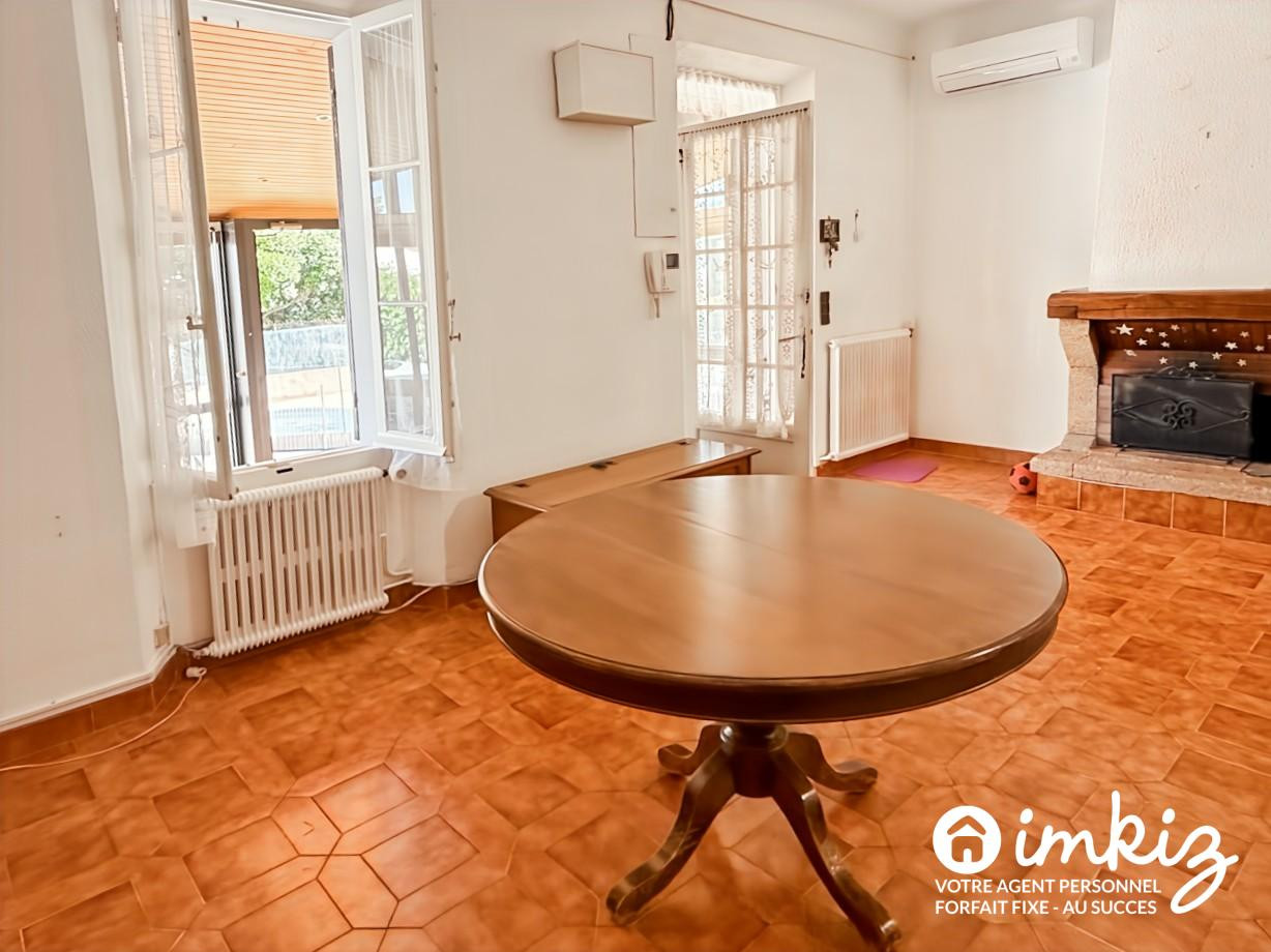 
                                                Vente
                                                 Maison divisé en 2 appartements avec piscine