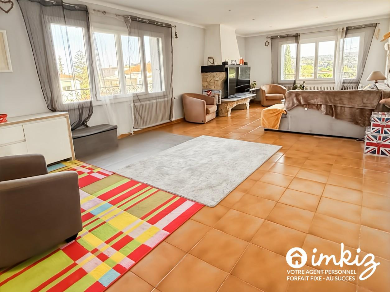 
                                                Vente
                                                 Maison divisé en 2 appartements avec piscine