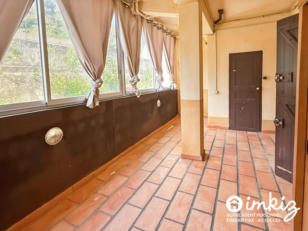 
                                                Vente
                                                 Maison divisé en 2 appartements avec piscine