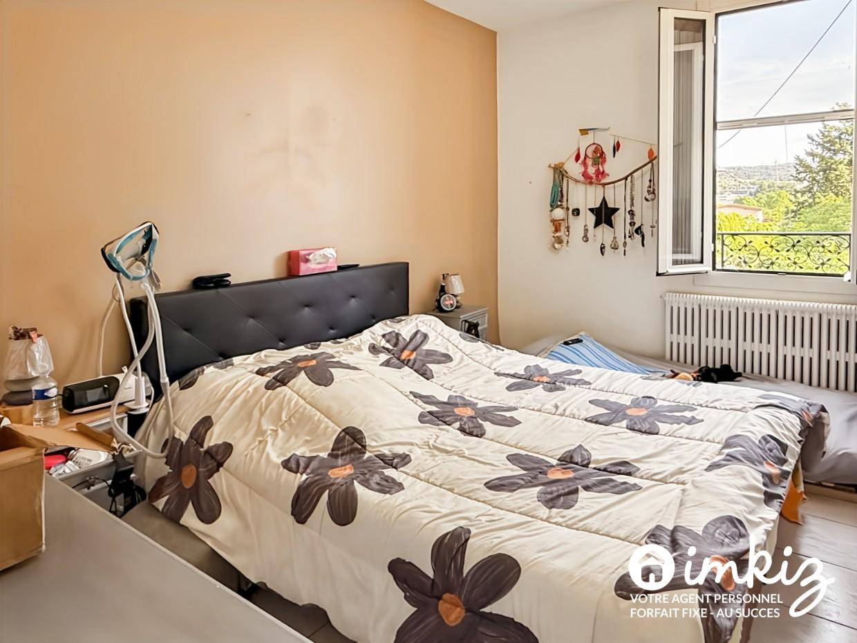 
                                                Vente
                                                 Maison divisé en 2 appartements avec piscine