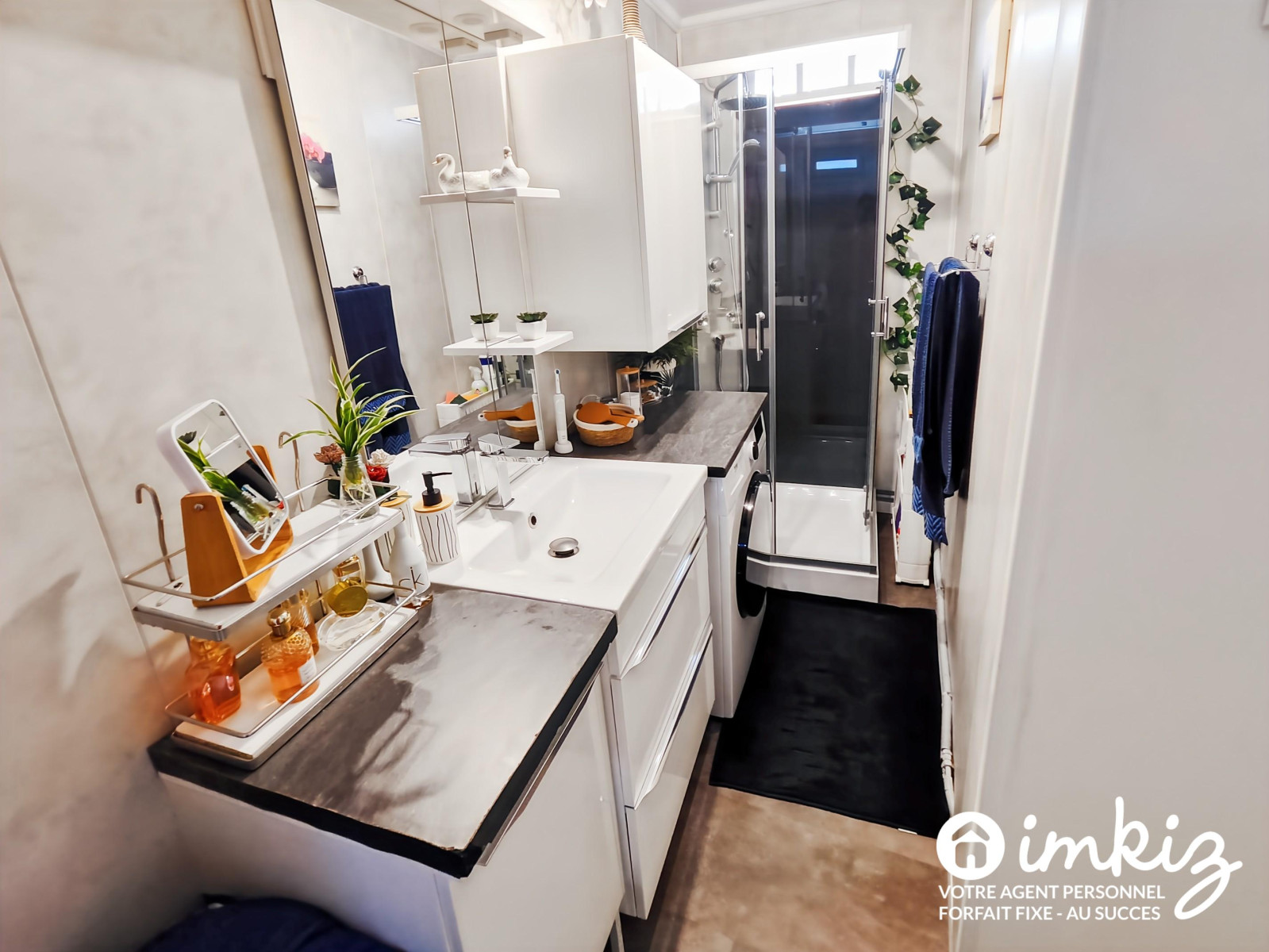 
                                                Vente
                                                 Maison divisée en 2 appartements
