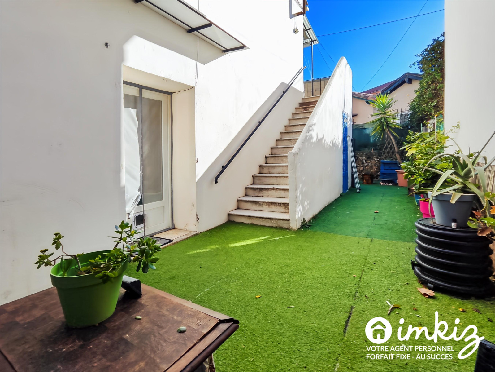 
                                                Vente
                                                 Maison divisée en 2 appartements