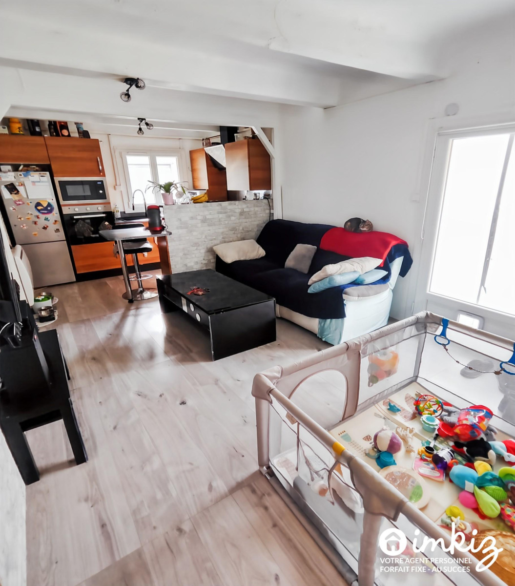
                                                Vente
                                                 Maison divisée en 2 appartements