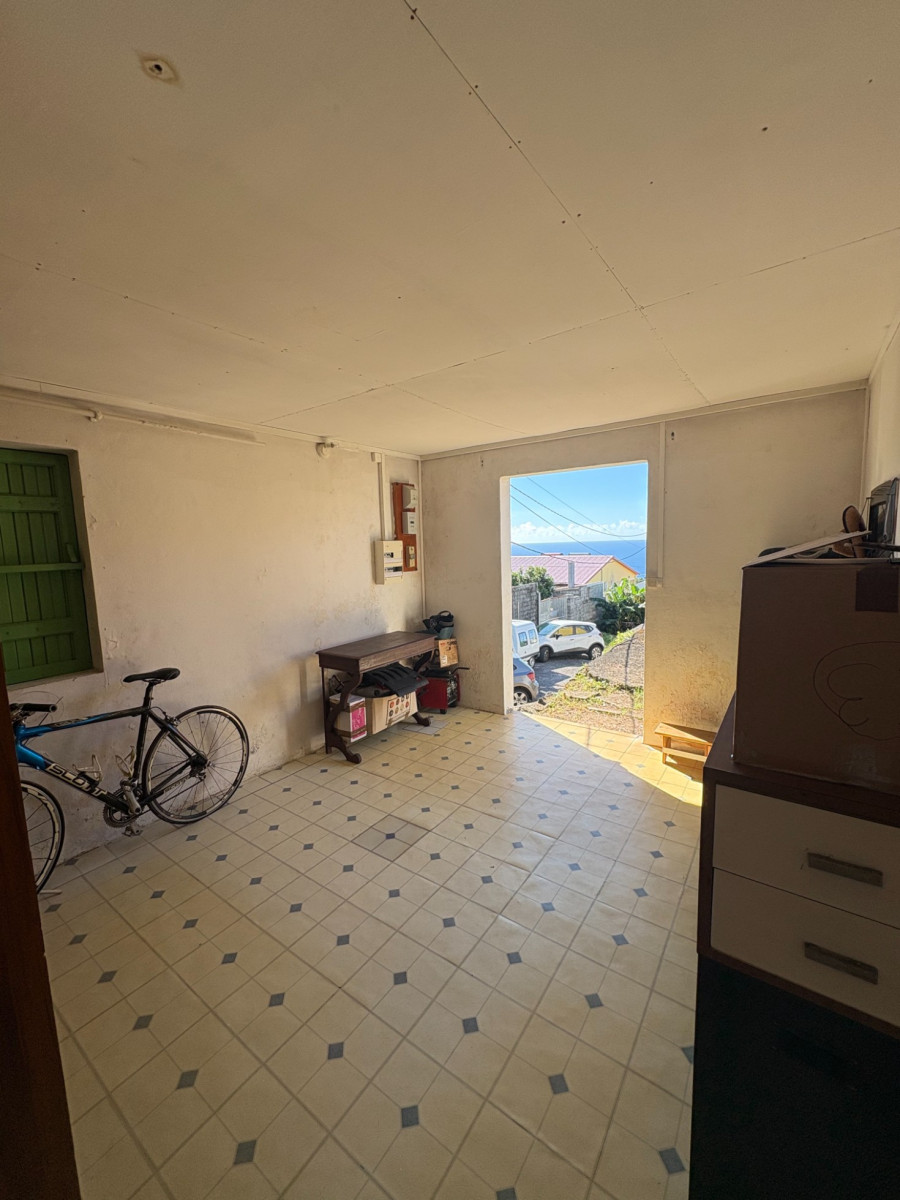 
                                                Vente
                                                 maison divisée en deux logements T3