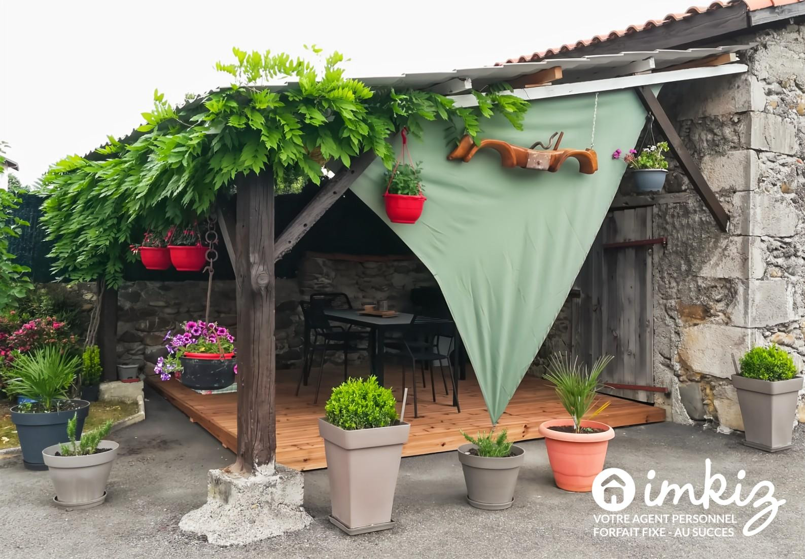 
                                                Vente
                                                 Maison du XVIIIe + loft - Vue Pyrénées