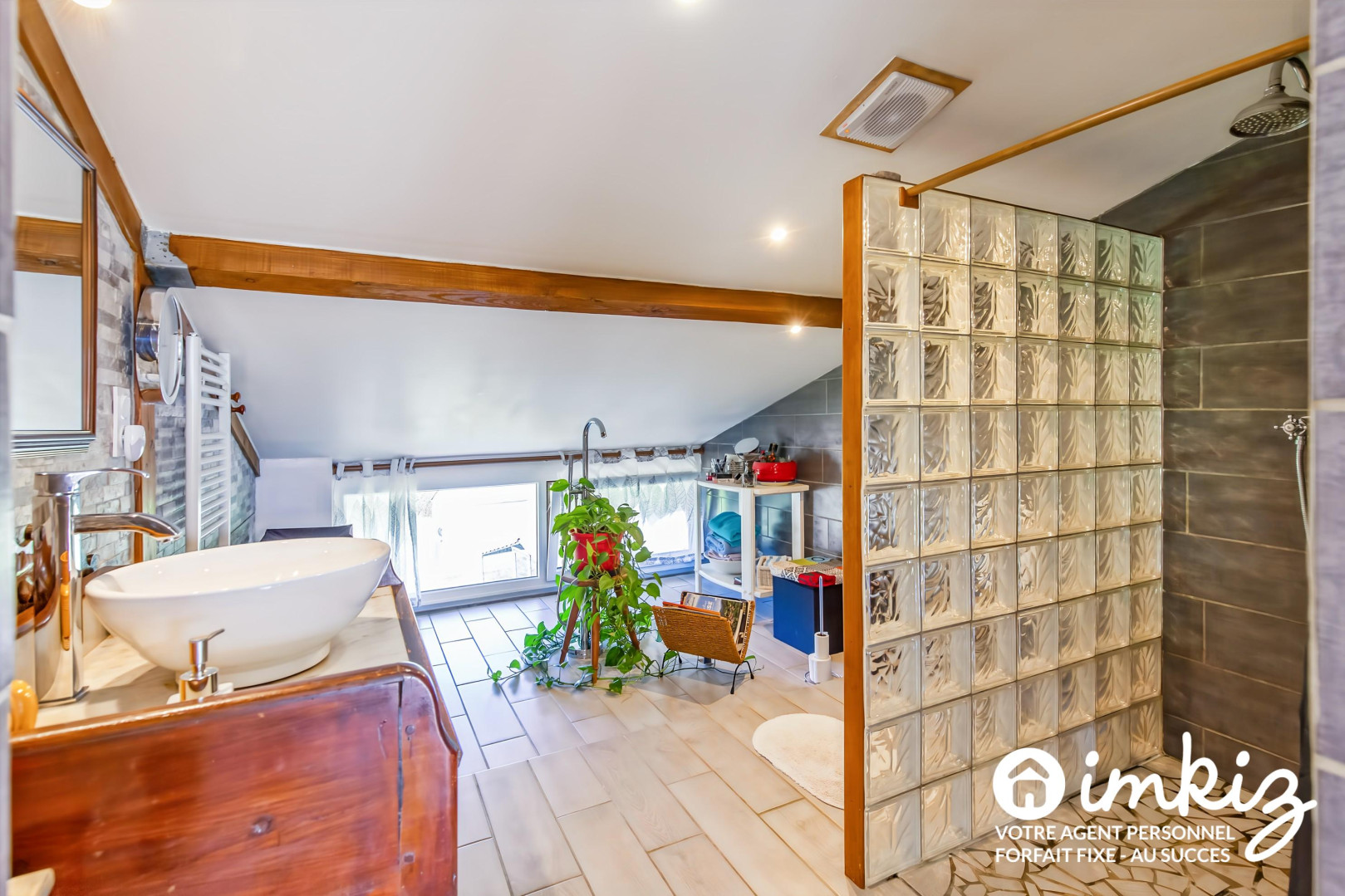 
                                                Vente
                                                 Maison du XVIIIe + loft - Vue Pyrénées