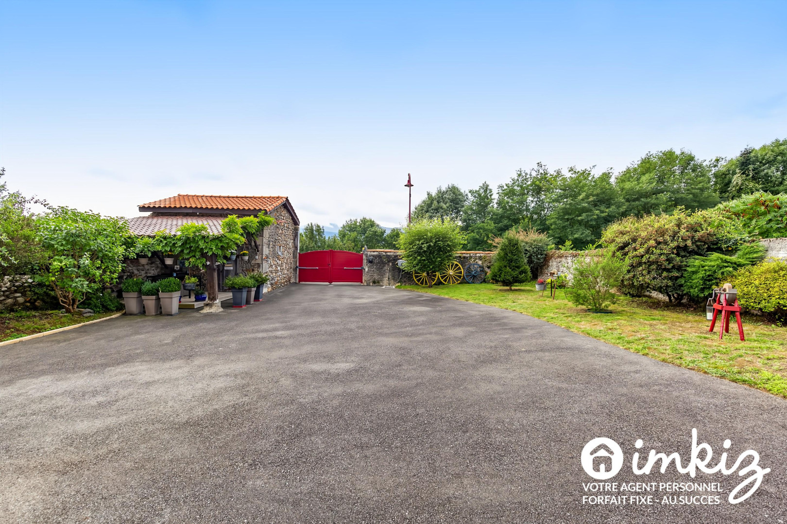 
                                                Vente
                                                 Maison du XVIIIe + loft - Vue Pyrénées