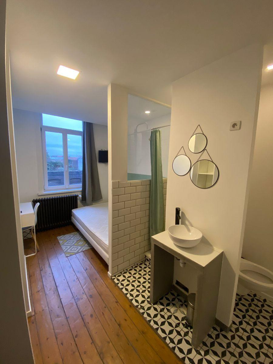 
                                                Location
                                                 Maison en co-living