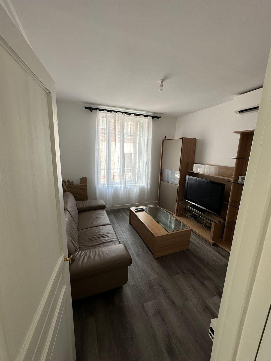 
                                                Location
                                                 Maison en coloc, 2 personnes se connaissant.