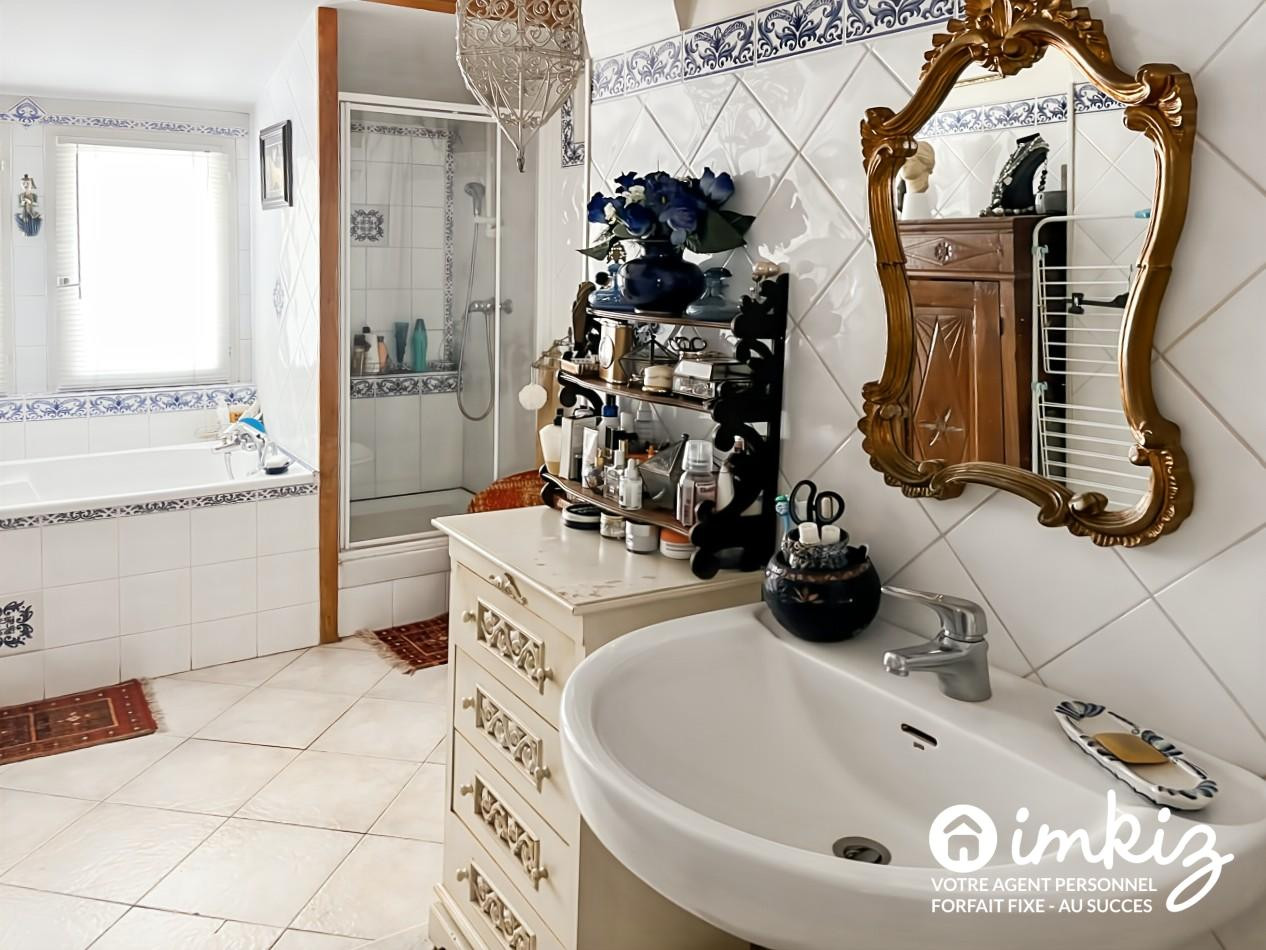 
                                                Vente
                                                 Maison en pierre 4 pièces + dépendances