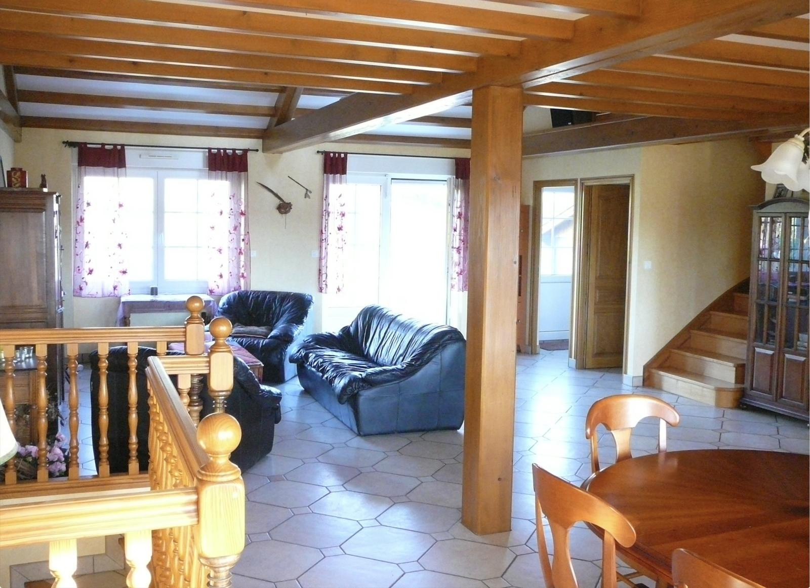 
                                                Location
                                                 Maison en pierre