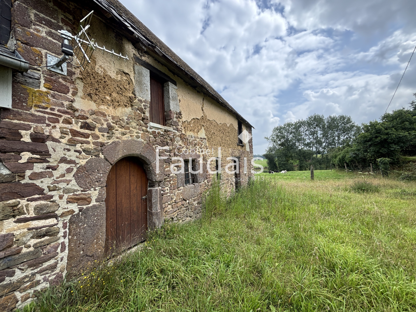 
                                                Vente
                                                 Maison en pierre à vendre entre Saint-Lô et Coutances   Calm