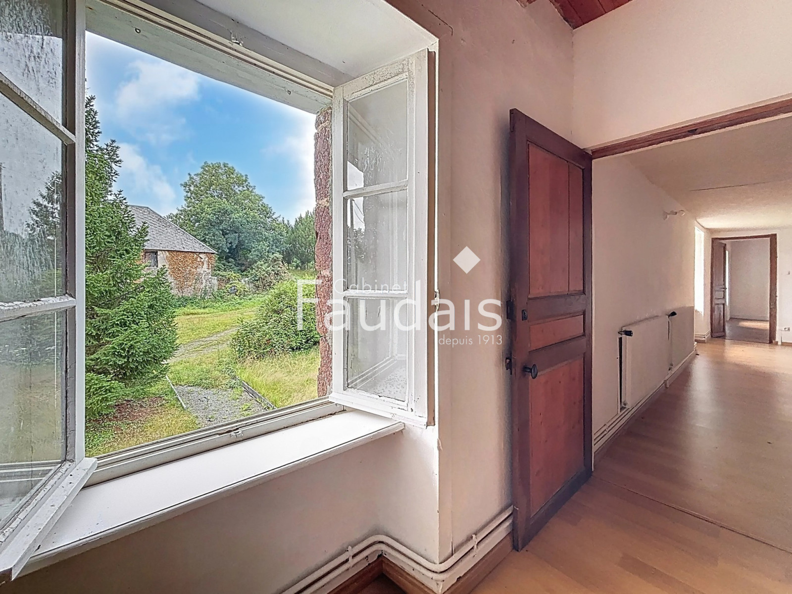 
                                                Vente
                                                 Maison en pierre à vendre entre Saint-Lô et Coutances   Calm
