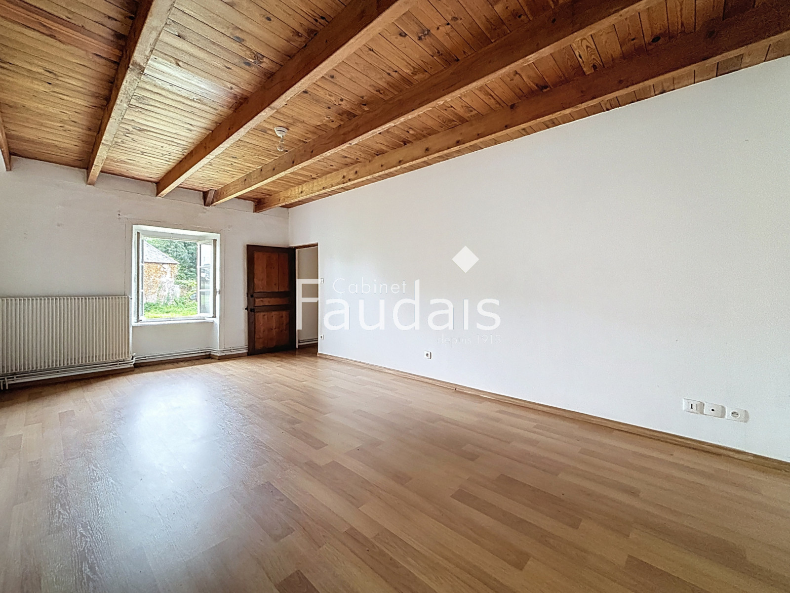 
                                                Vente
                                                 Maison en pierre à vendre entre Saint-Lô et Coutances   Calm