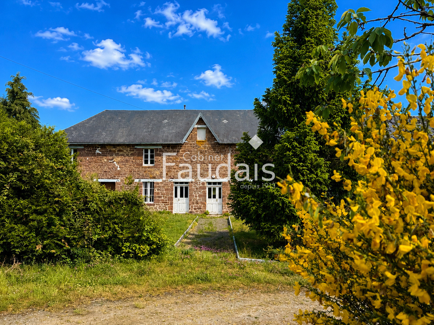 
                                                Vente
                                                 Maison en pierre à vendre entre Saint-Lô et Coutances   Calm
