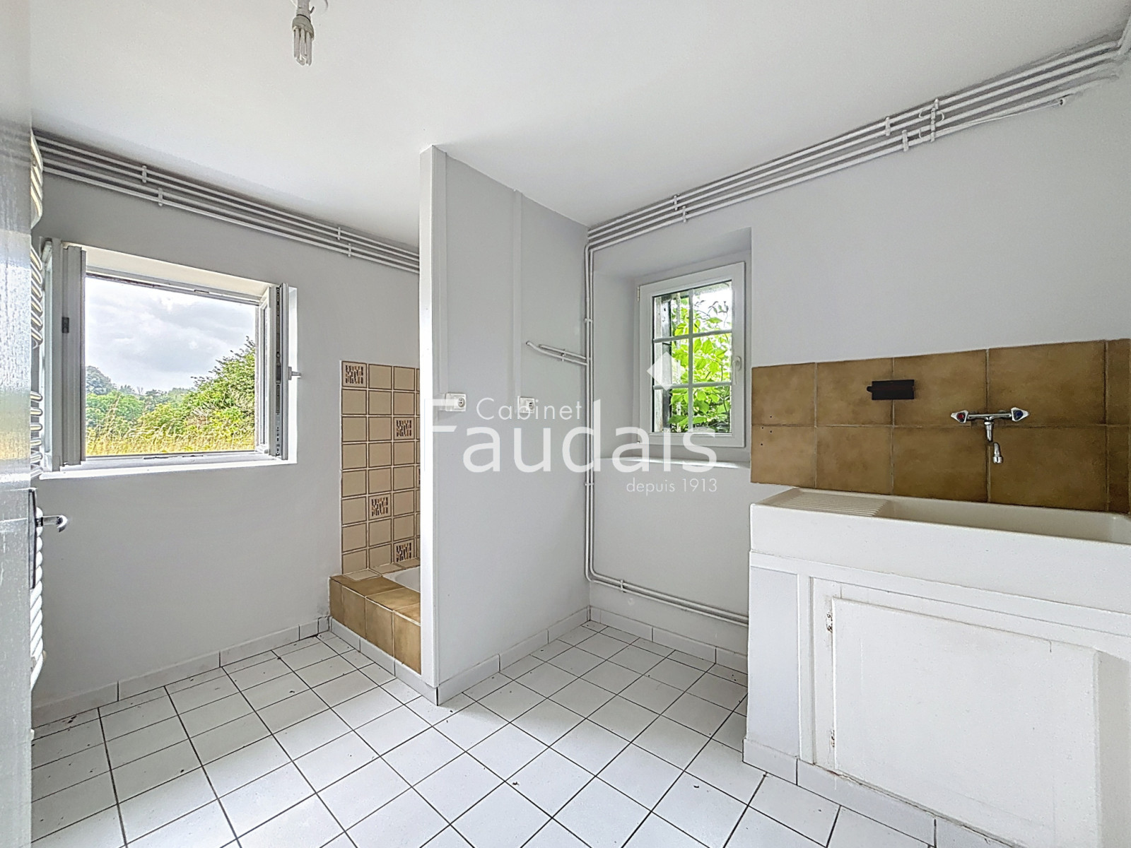 
                                                Vente
                                                 Maison en pierre à vendre entre Saint-Lô et Coutances   Calm