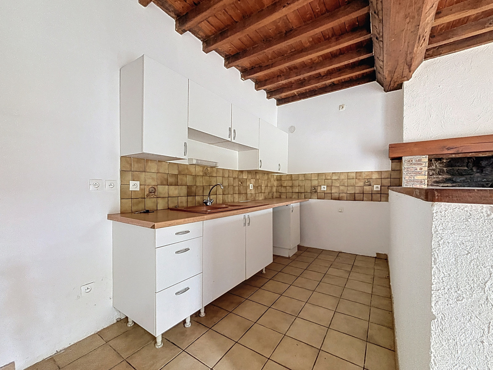 
                                                Vente
                                                 Maison en pierre à vendre entre Saint-Lô et Coutances   Calm