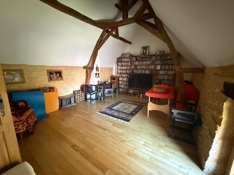 
                                                Vente
                                                 Maison en pierre avec 2 gîtes, piscine  et 6,5 hectares de terrain – secteur Lalinde
