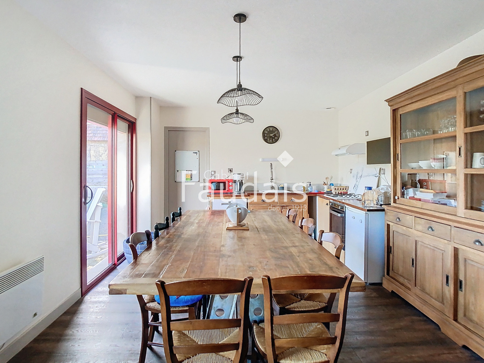 
                                                Vente
                                                 Maison en pierre avec grand terrain CONDE SUR VIRE