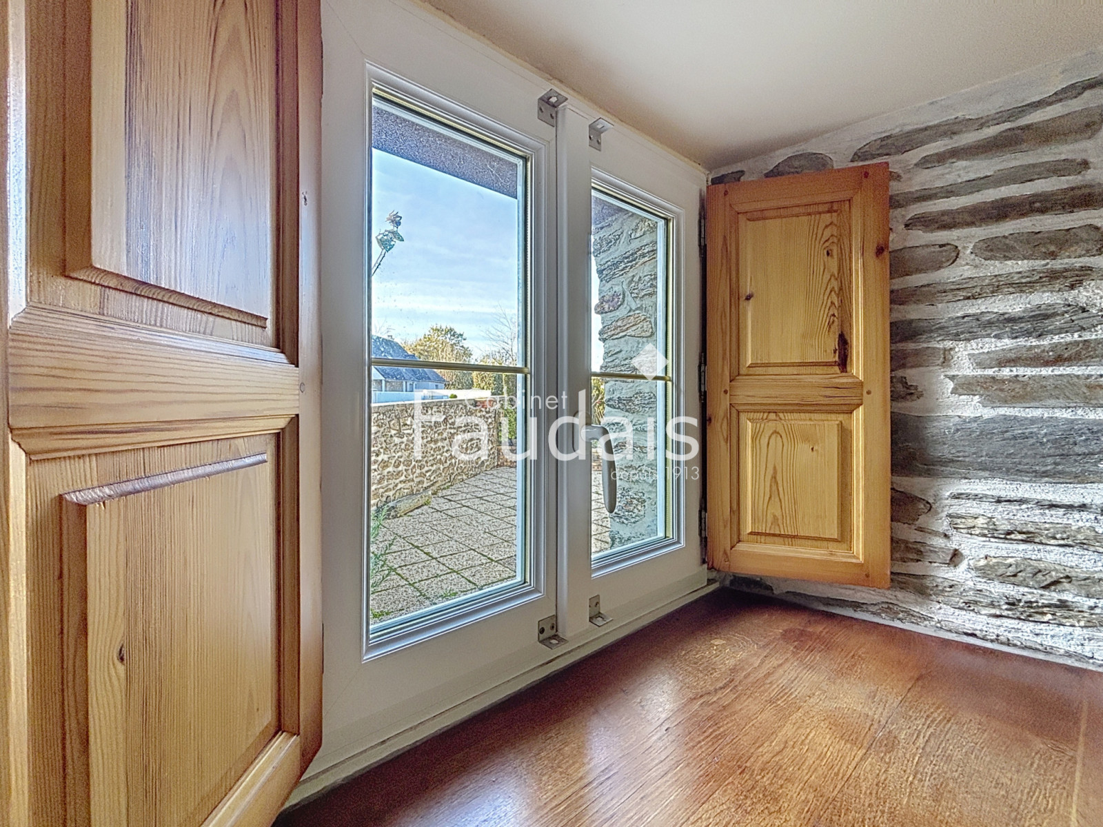 
                                                Vente
                                                 Maison en pierre avec potentiel et dépendances   Saint-Georg