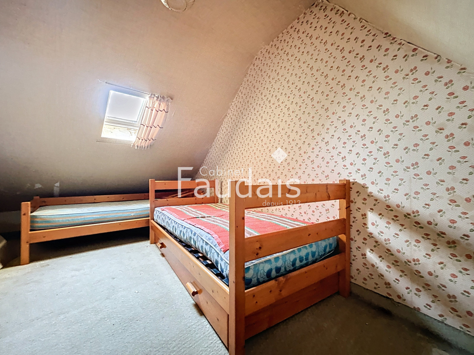 
                                                Vente
                                                 Maison en pierre avec potentiel et dépendances   Saint-Georg