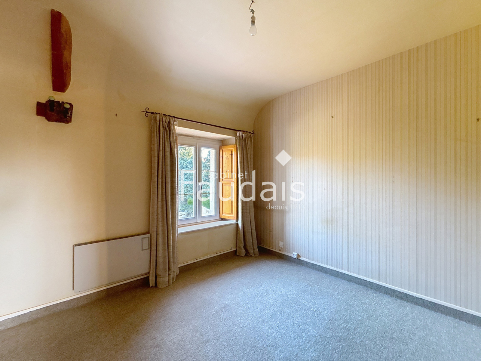 
                                                Vente
                                                 Maison en pierre avec potentiel et dépendances   Saint-Georg