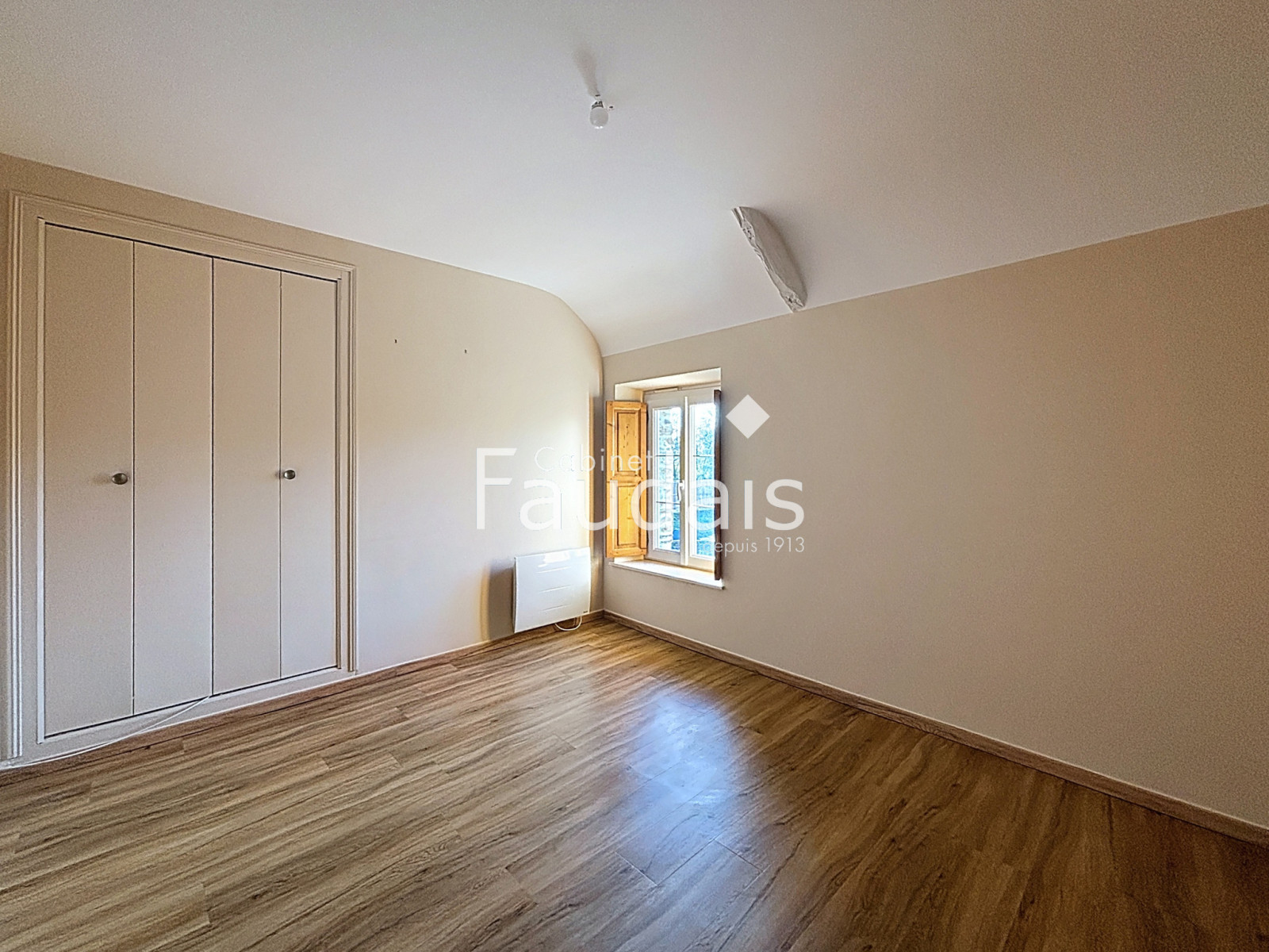 
                                                Vente
                                                 Maison en pierre avec potentiel et dépendances   Saint-Georg