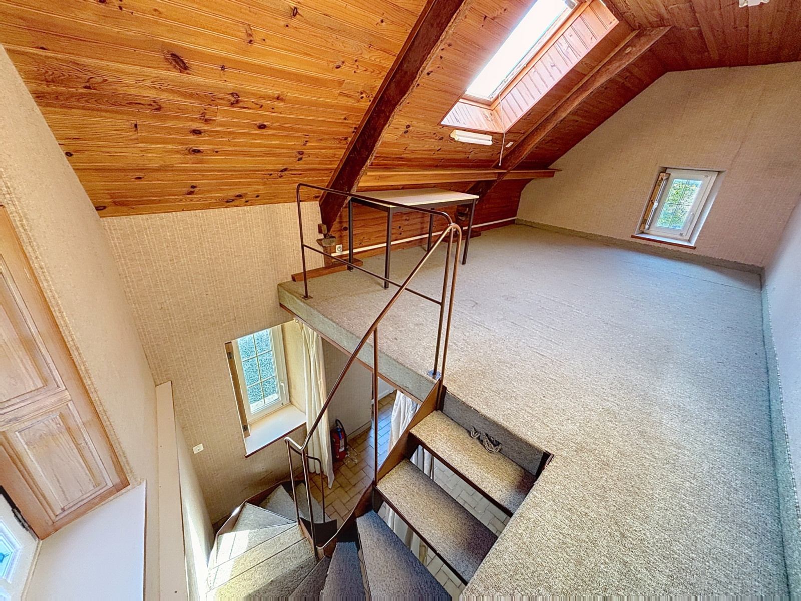 
                                                Vente
                                                 Maison en pierre avec potentiel et dépendances   Saint-Georg