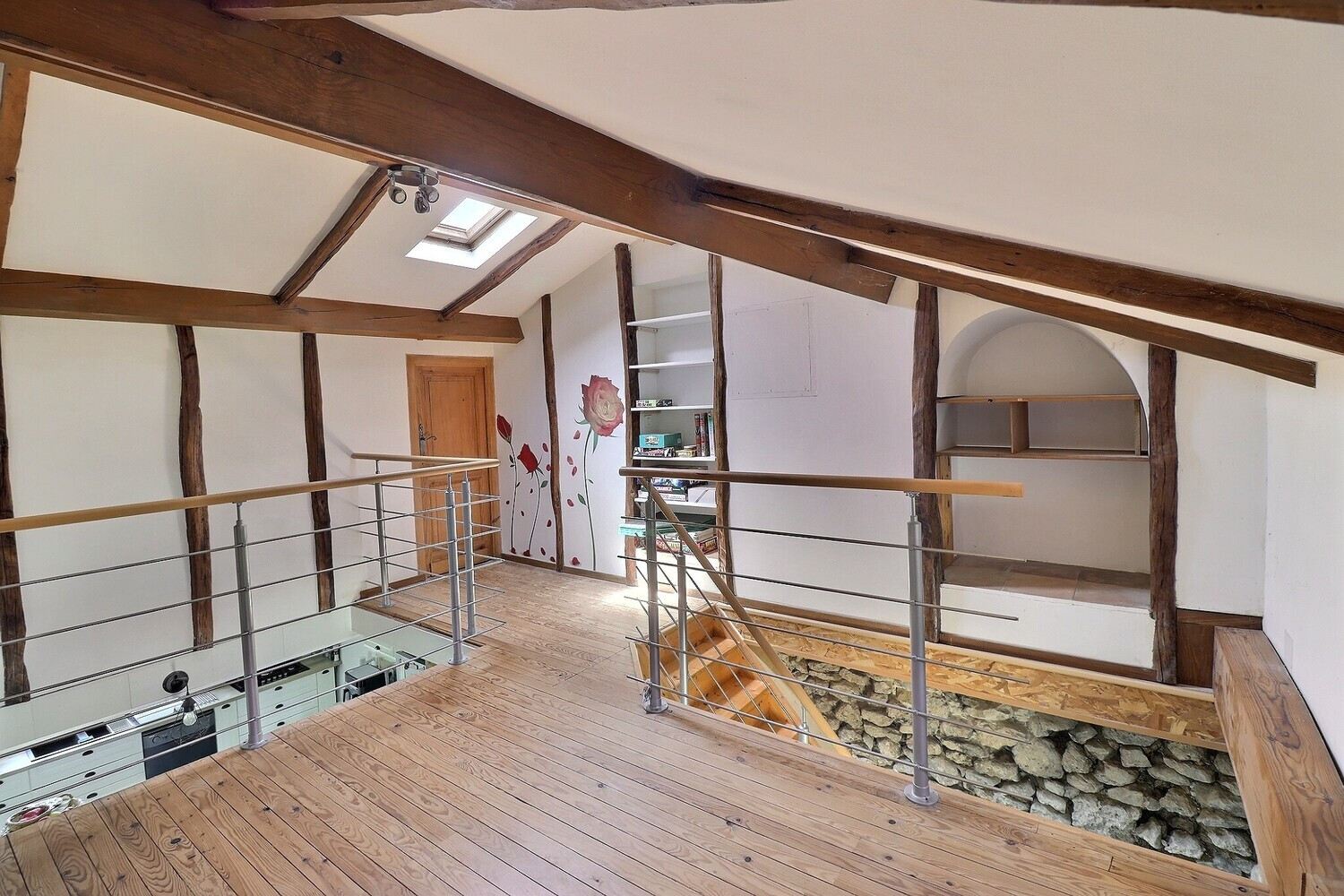 
                                                Vente
                                                 Maison en pierre de caractère avec gîte