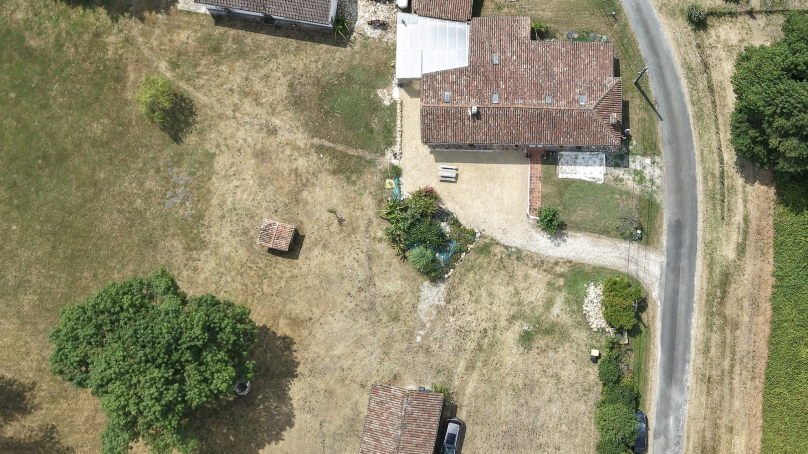 
                                                Vente
                                                 Maison en pierre de caractère avec gîte