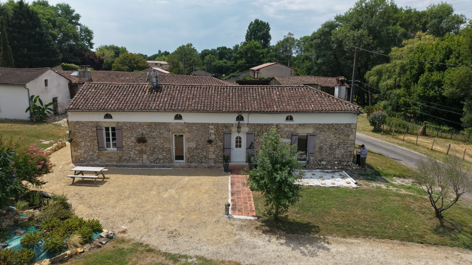
                                                Vente
                                                 Maison en pierre de caractère avec gîte