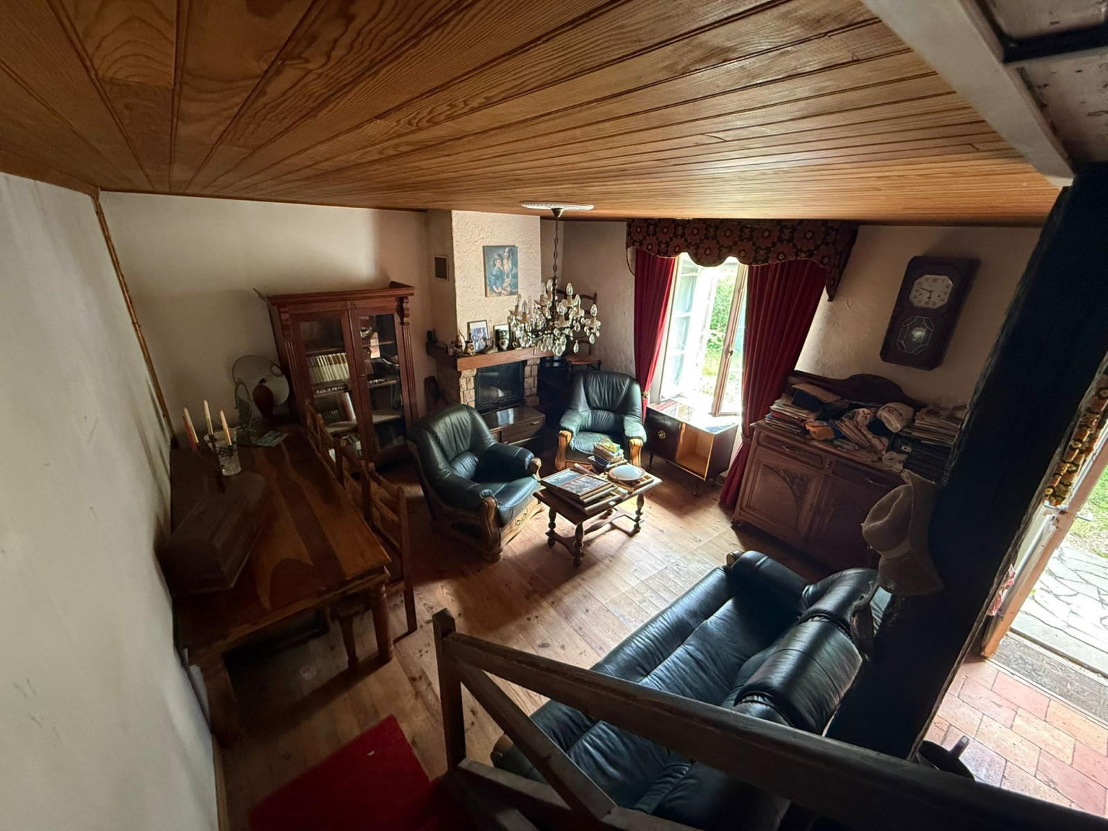 
                                                Vente
                                                 MAISON EN PIERRE : DÉPENDANCE ET PISCINE À RÉNOVER