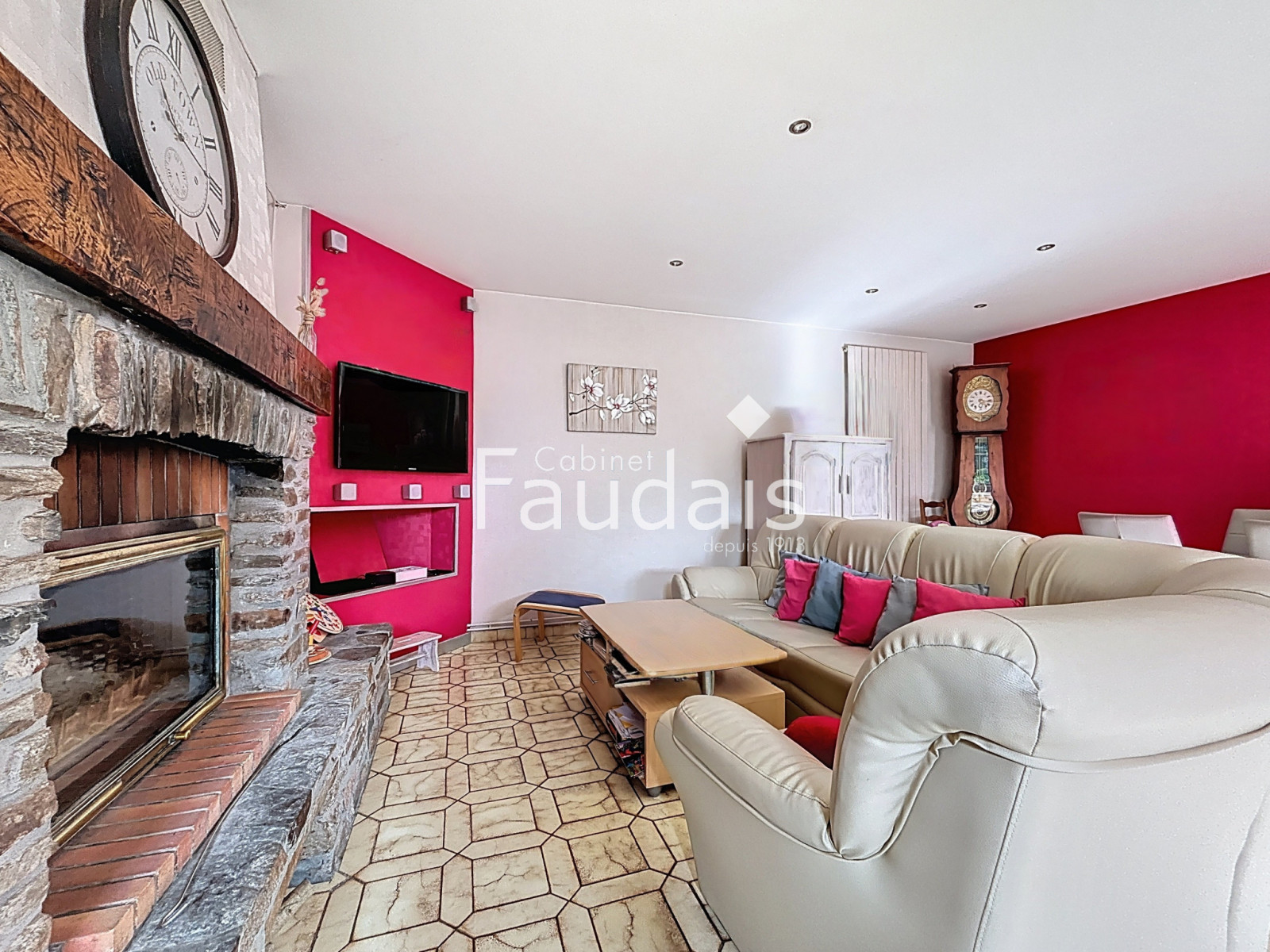 
                                                Vente
                                                 Maison en pierre - proche CONDE SUR VIRE et SAINT-LO