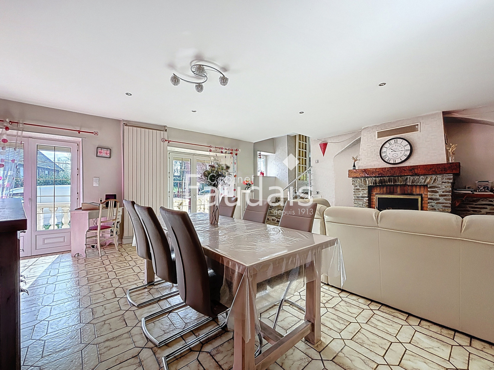 
                                                Vente
                                                 Maison en pierre - proche CONDE SUR VIRE et SAINT-LO