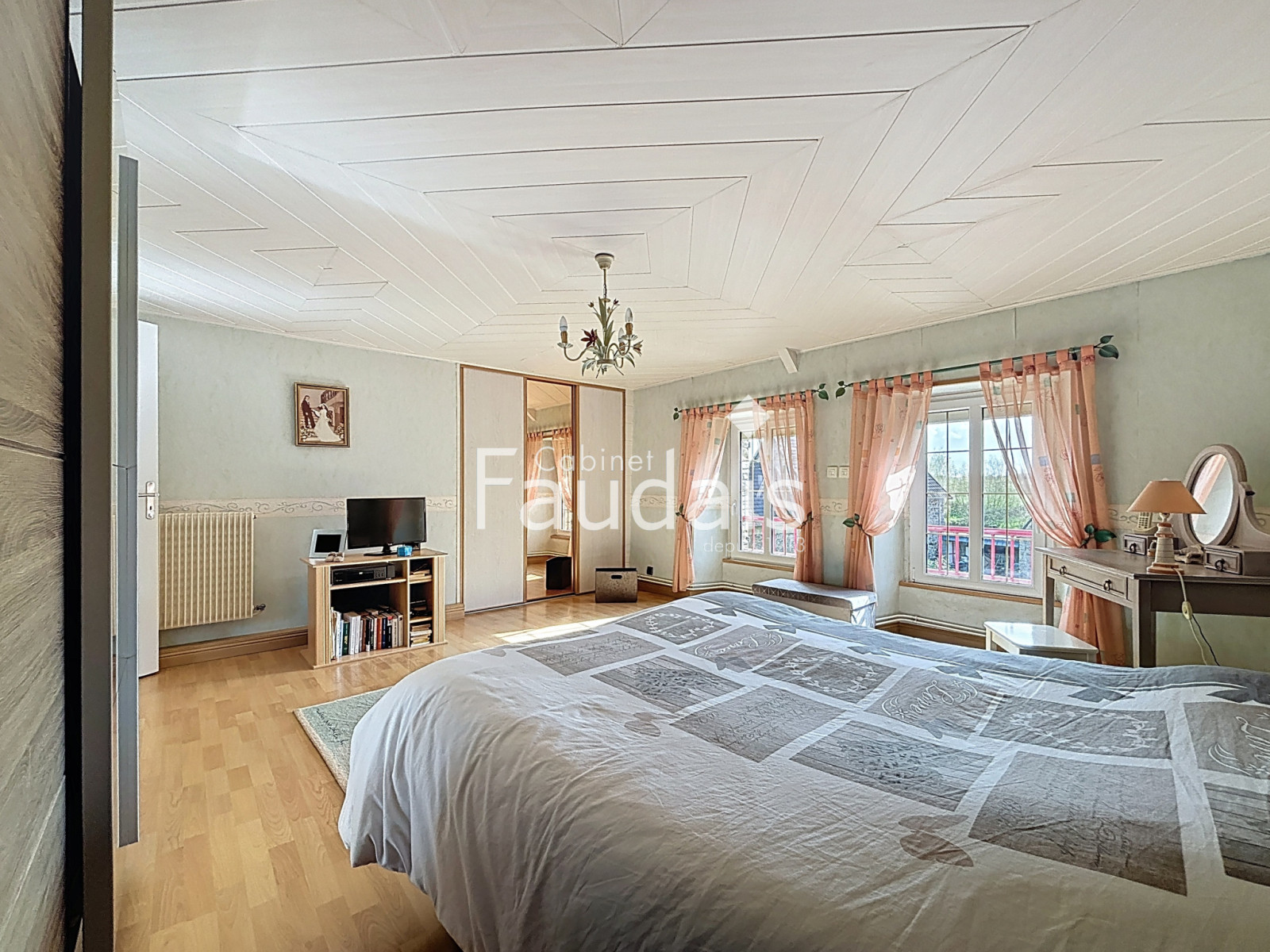 
                                                Vente
                                                 Maison en pierre - proche CONDE SUR VIRE et SAINT-LO