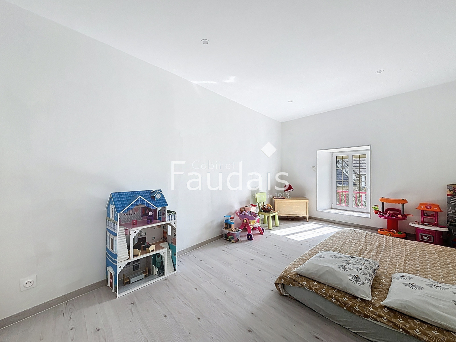 
                                                Vente
                                                 Maison en pierre - proche CONDE SUR VIRE et SAINT-LO