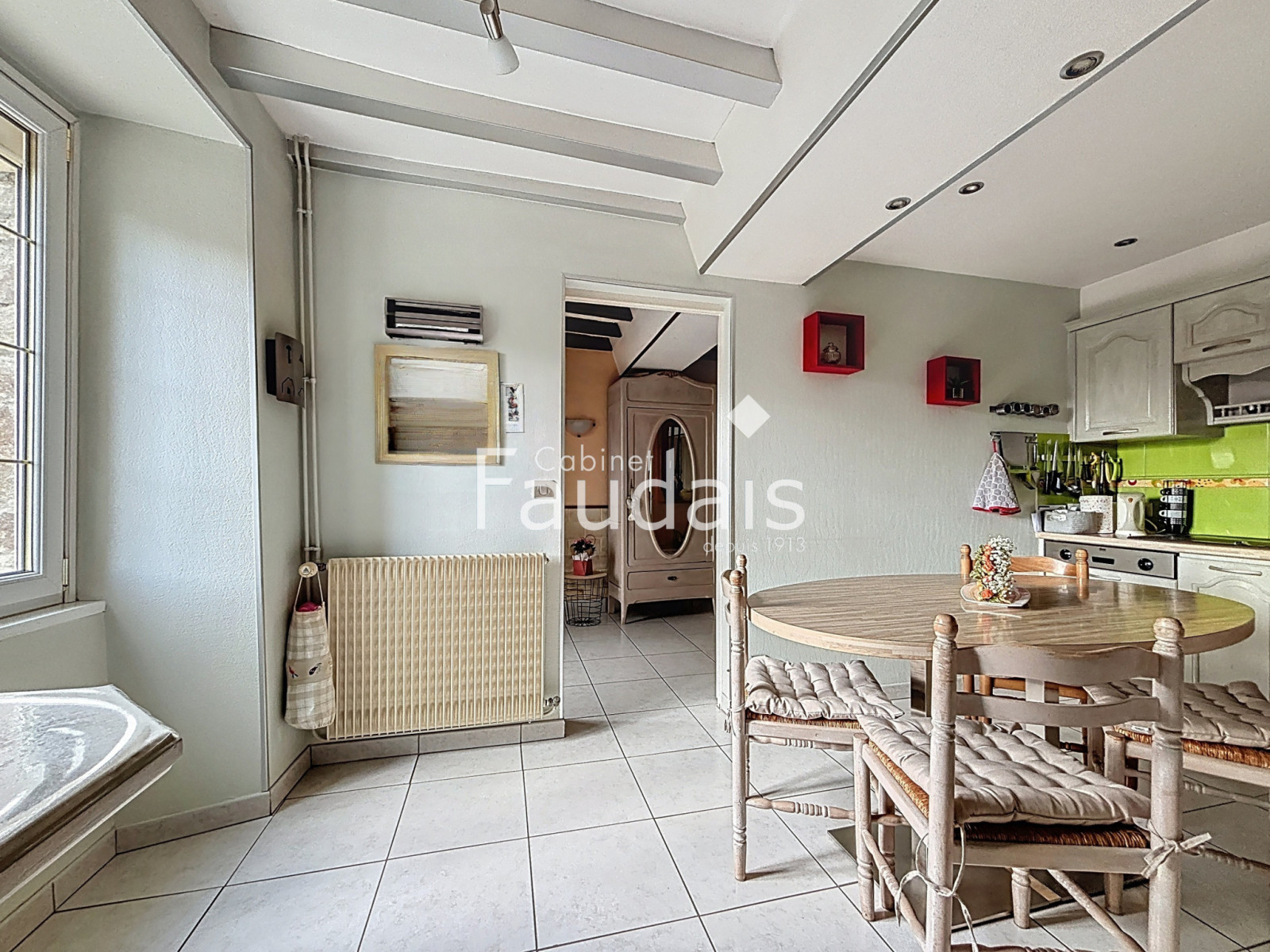 
                                                Vente
                                                 Maison en pierre - proche CONDE SUR VIRE et SAINT-LO