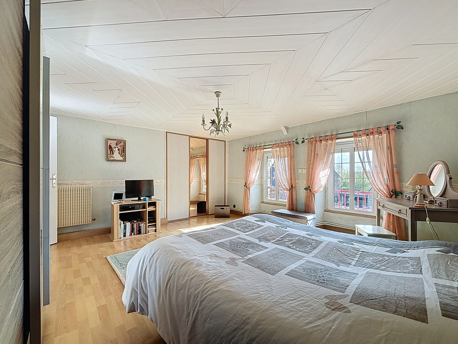 
                                                Vente
                                                 Maison en pierre - proche CONDE SUR VIRE et SAINT-LO