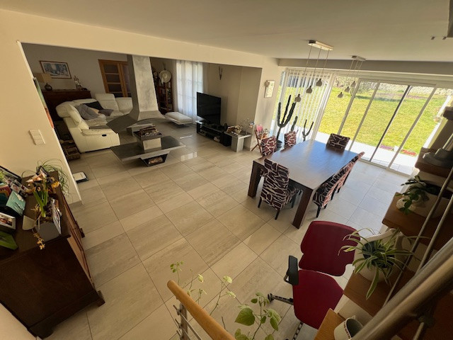 
                                                Vente
                                                 Maison en pierres 193m2 avec dépendance