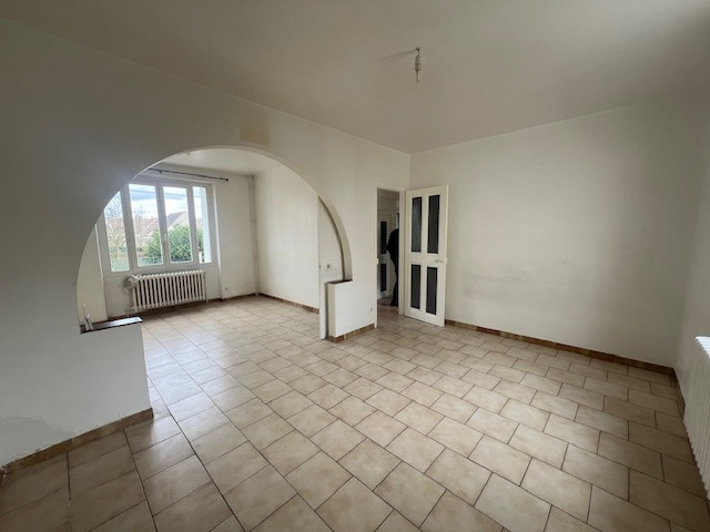 
                                                Vente
                                                 Maison en pierres 3 chambres