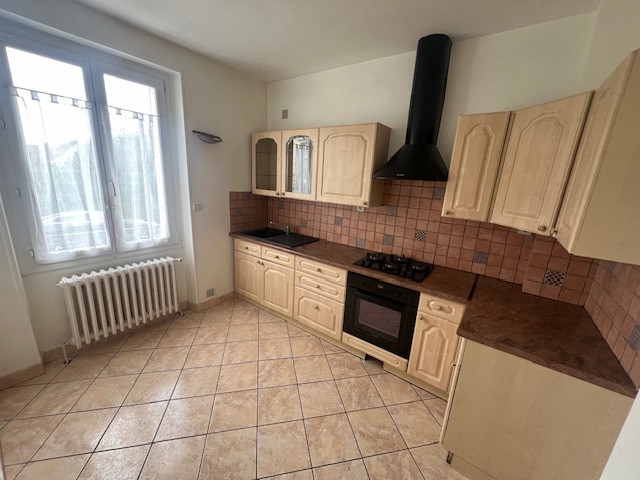 
                                                Vente
                                                 Maison en pierres 3 chambres