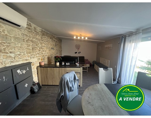 
                                                Vente
                                                 Maison  en pierres  4 chambres