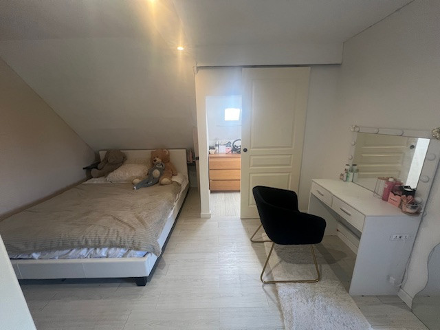 
                                                Vente
                                                 Maison  en pierres  4 chambres
