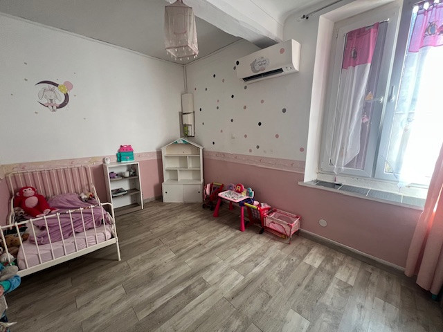 
                                                Vente
                                                 Maison  en pierres  4 chambres