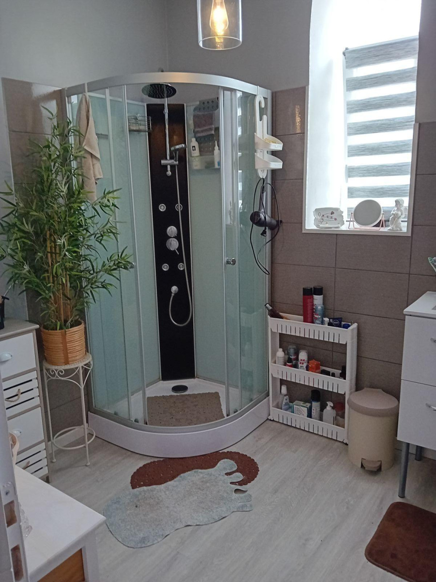 
                                                Location
                                                 Maison en pierres au calme, sans vis-à-vis