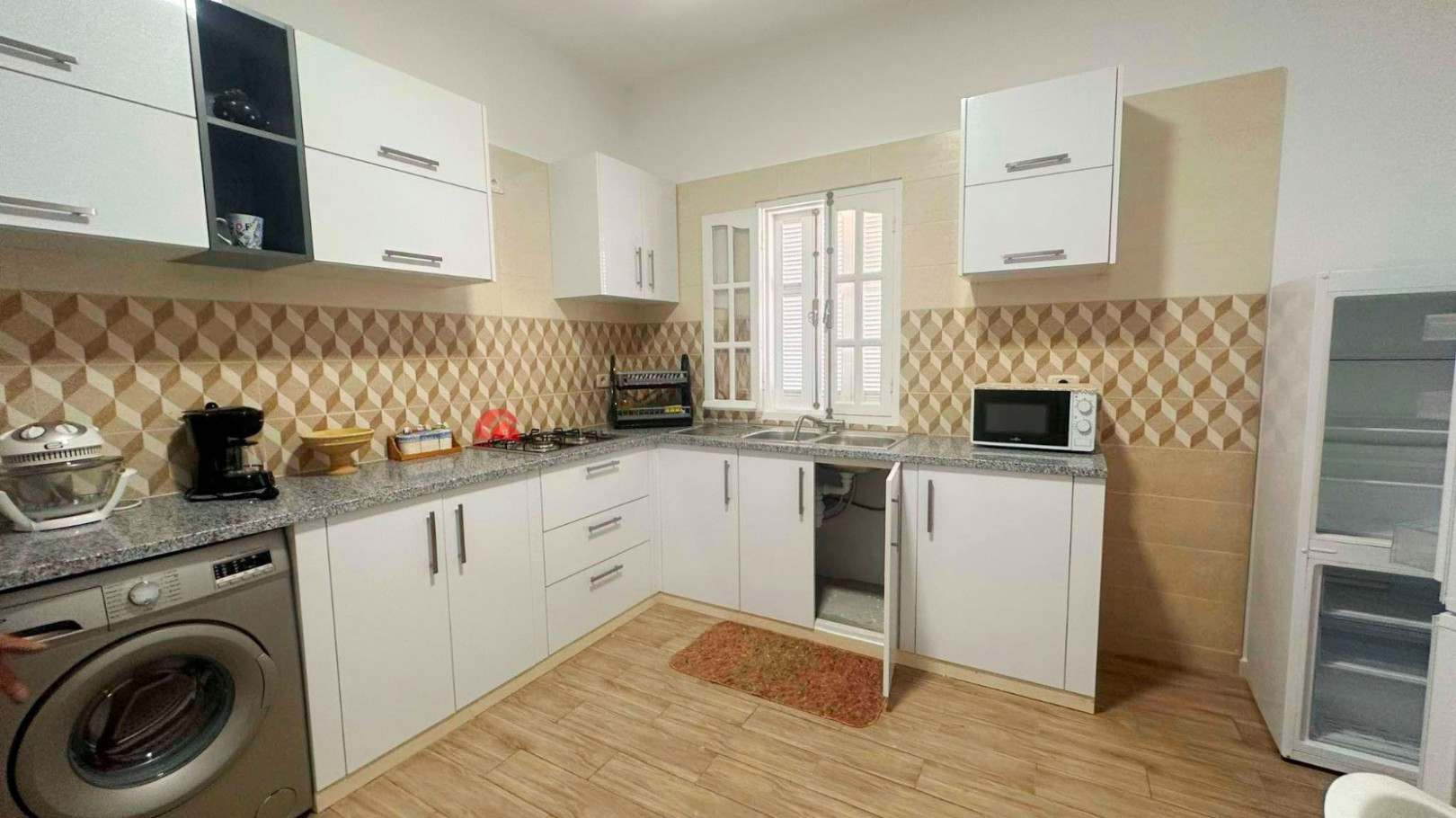 
                                                Location
                                                 Maison en rez de chaussée à Midoun Djerba