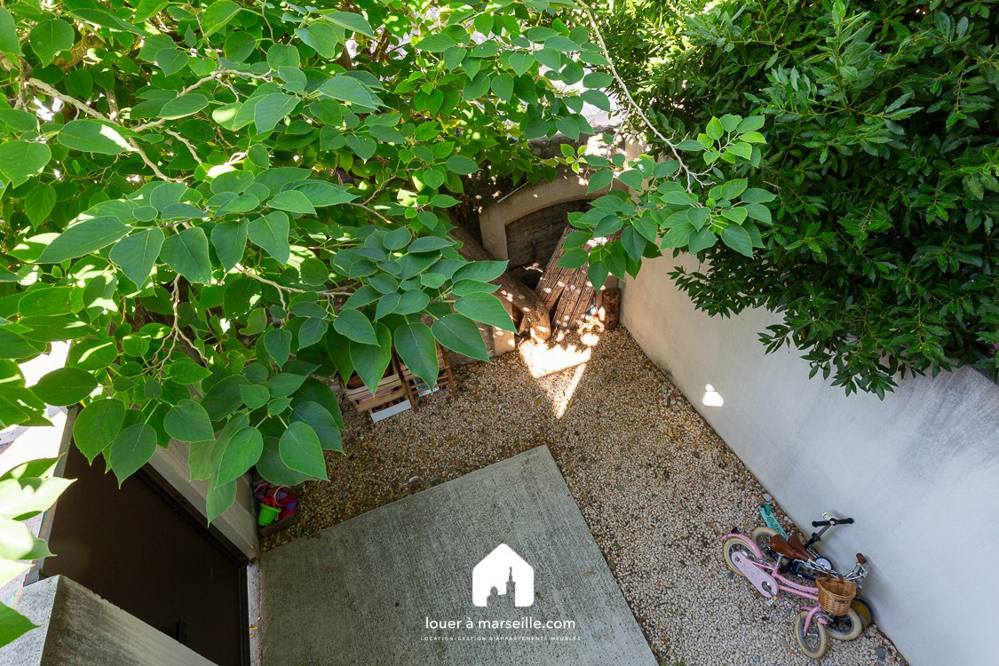 
                                                Location
                                                 MAISON ENDOUME